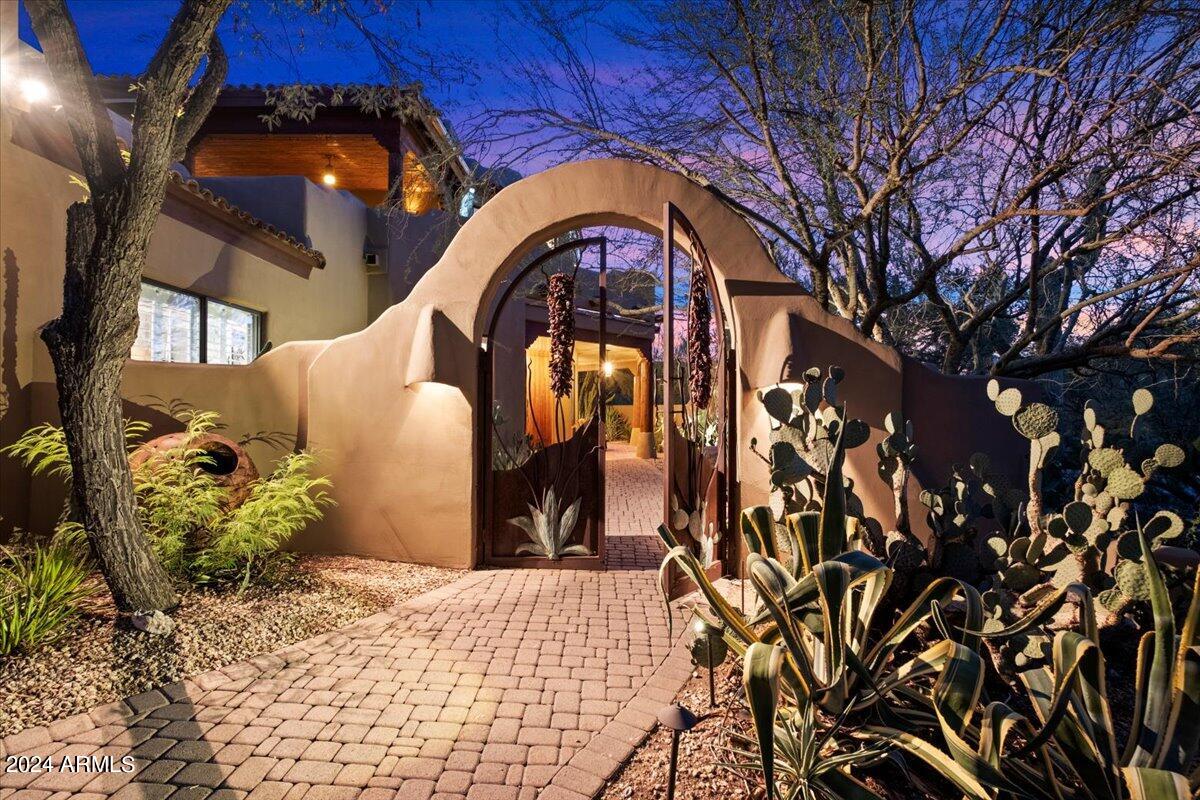 5735 E PASEO HERMOSA