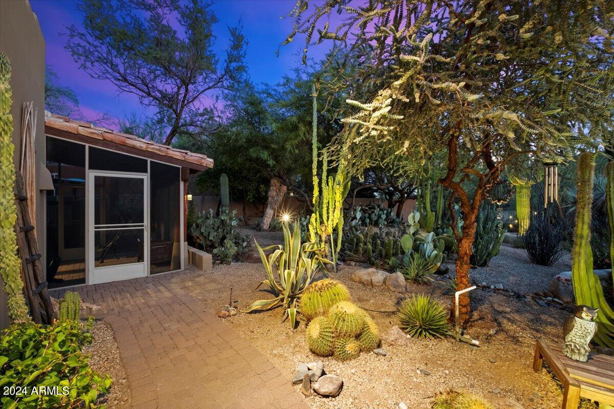 5735 E PASEO HERMOSA