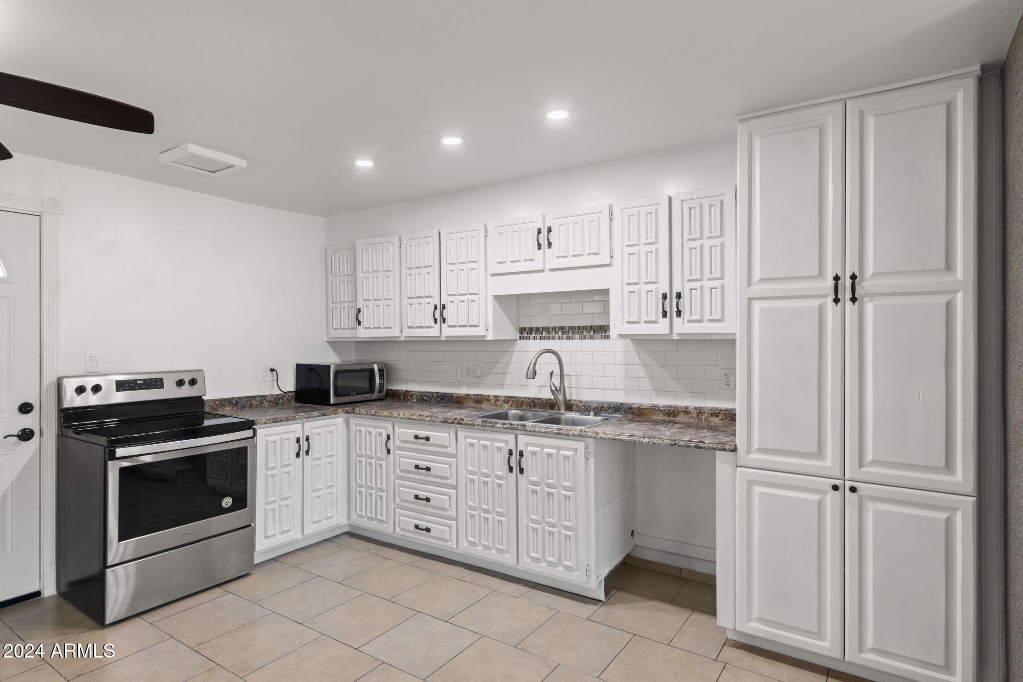 13628 N 41ST Place