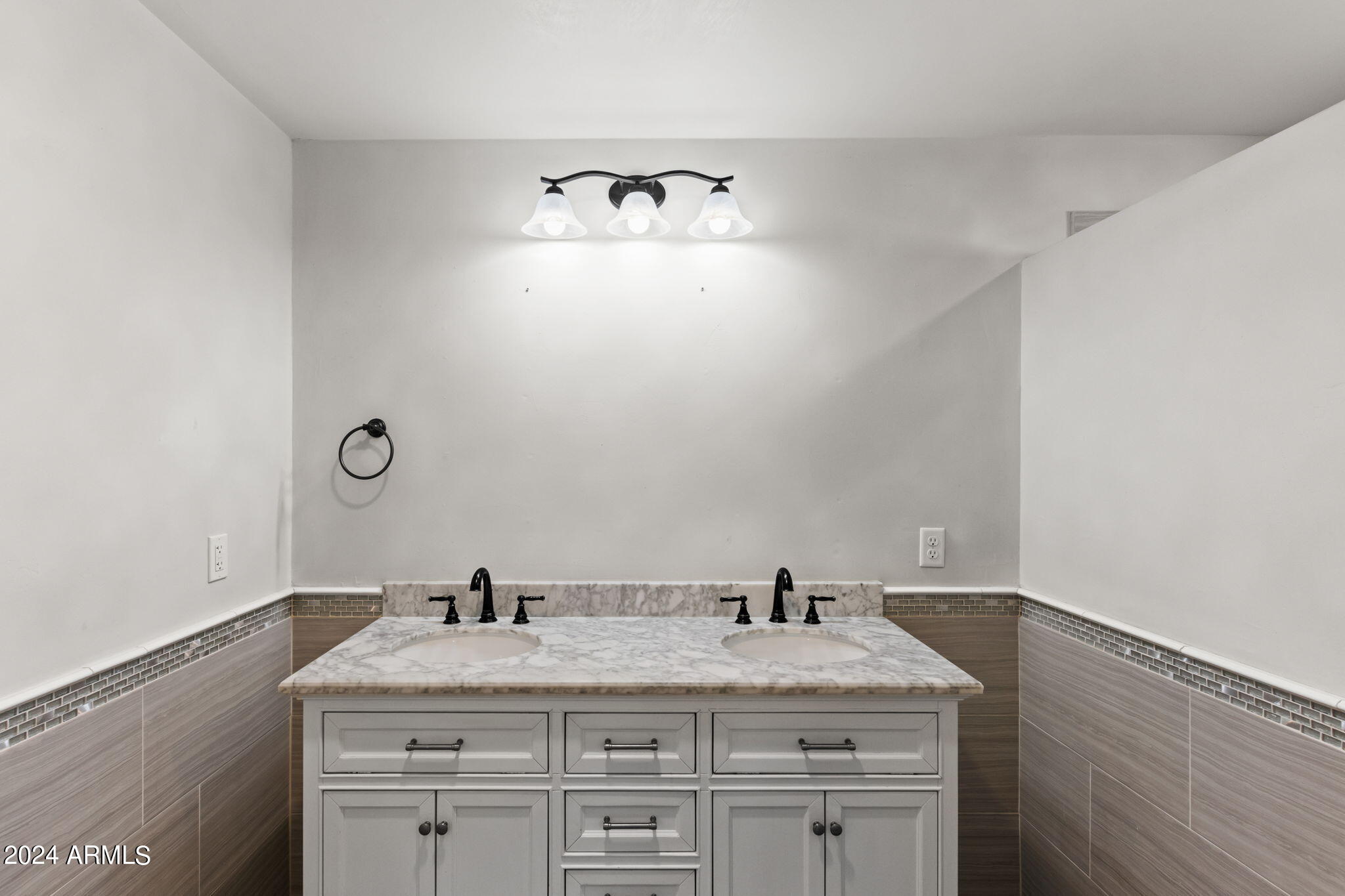 13628 N 41ST Place