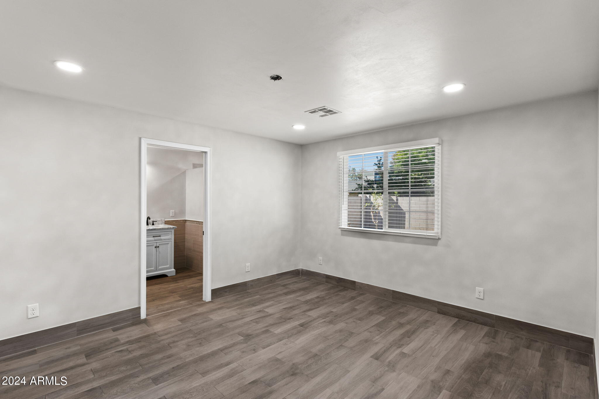 13628 N 41ST Place