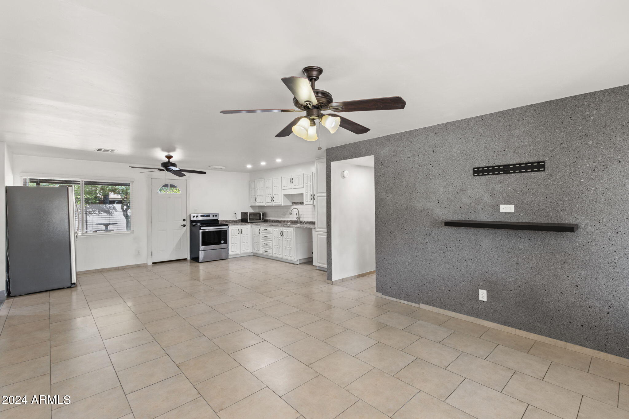 13628 N 41ST Place