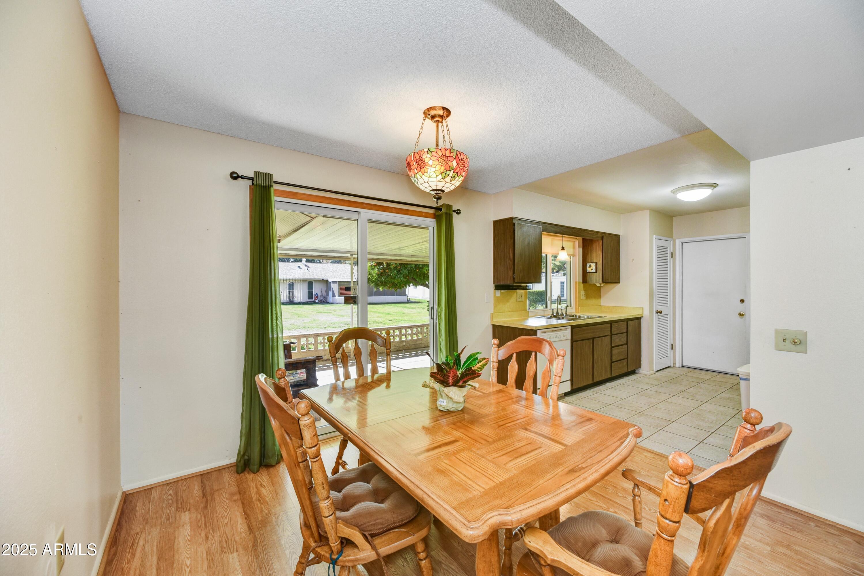 9813 W PLEASANT VALLEY Road