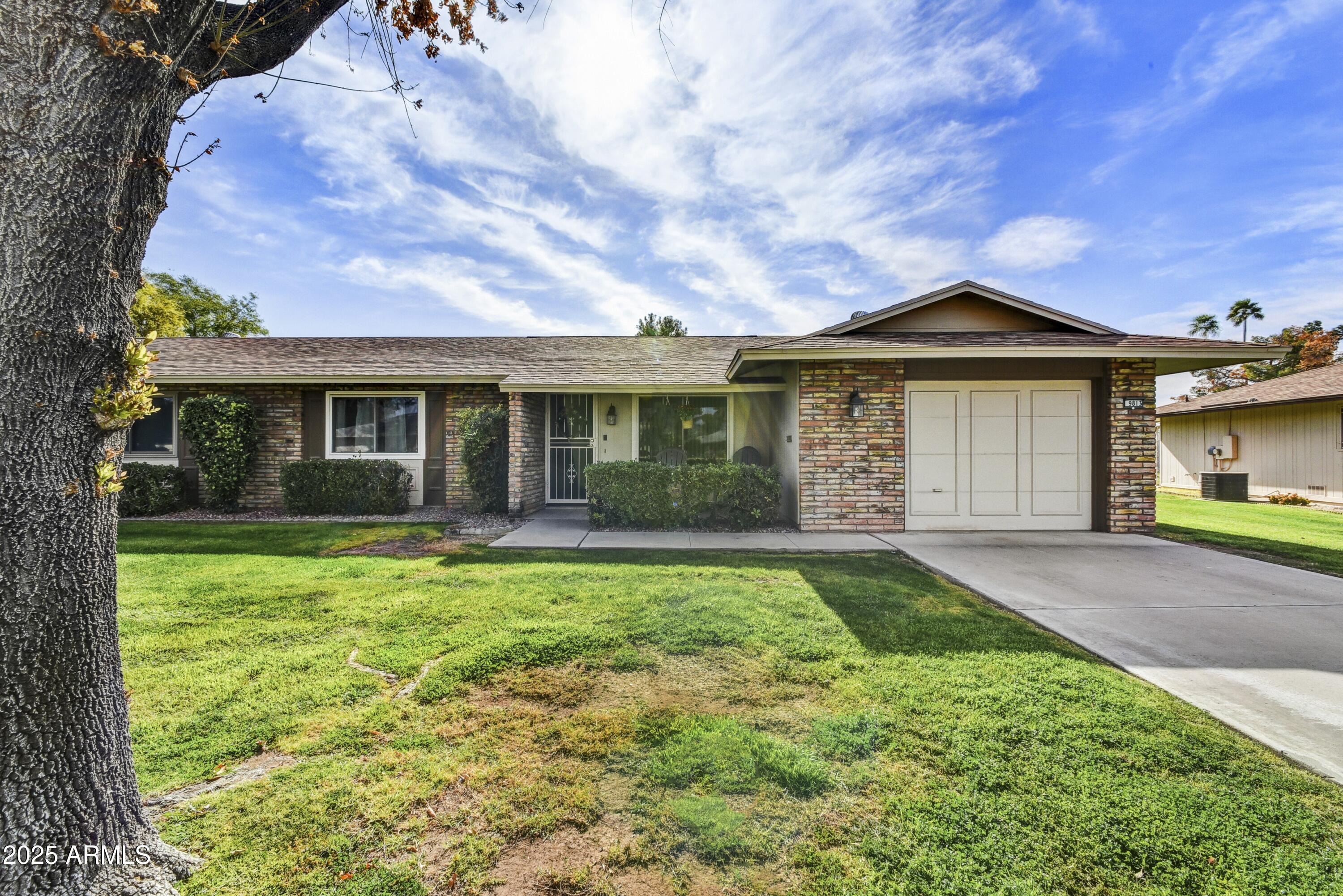 9813 W PLEASANT VALLEY Road