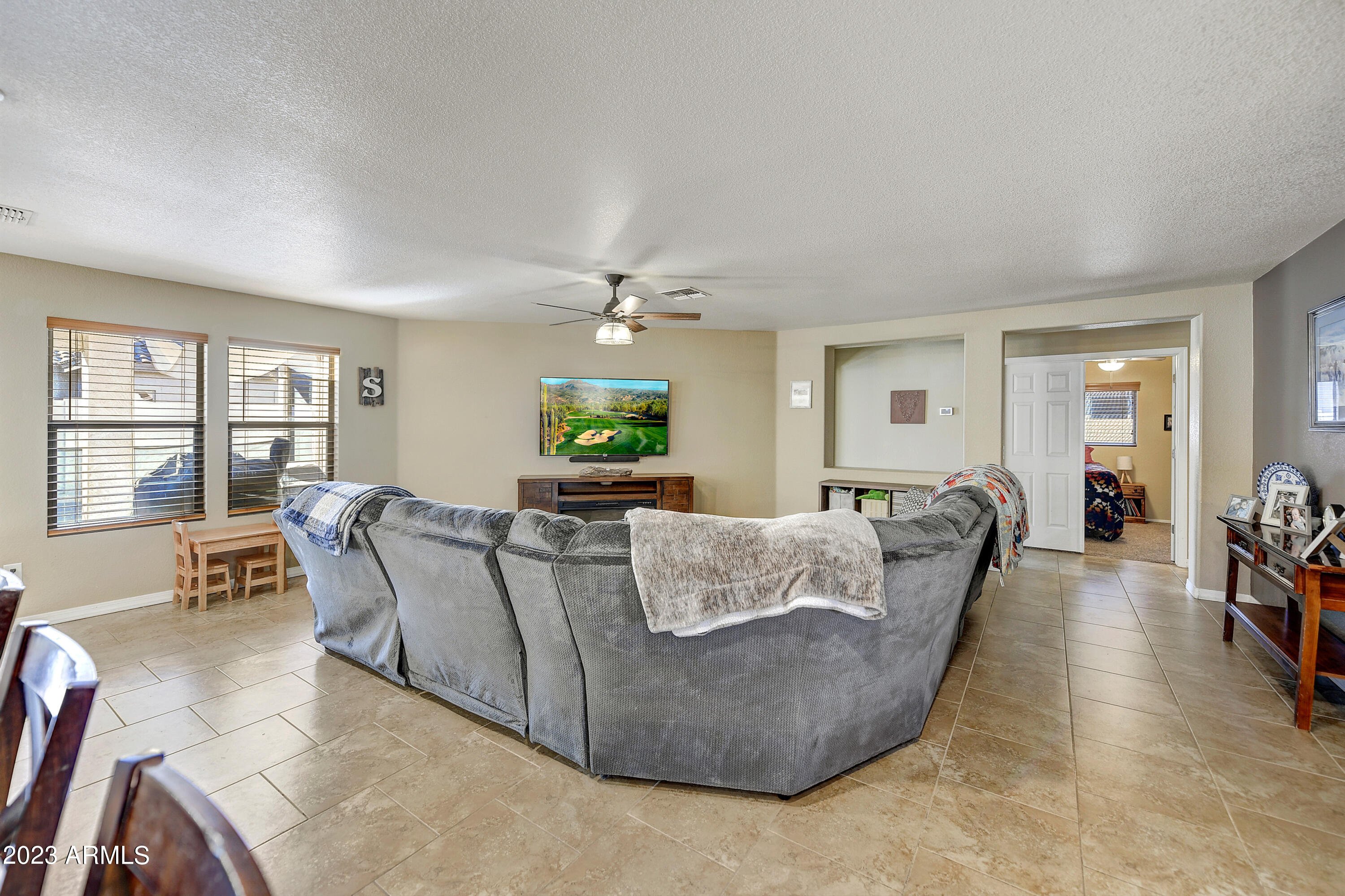 3561 E TRIGGER Way