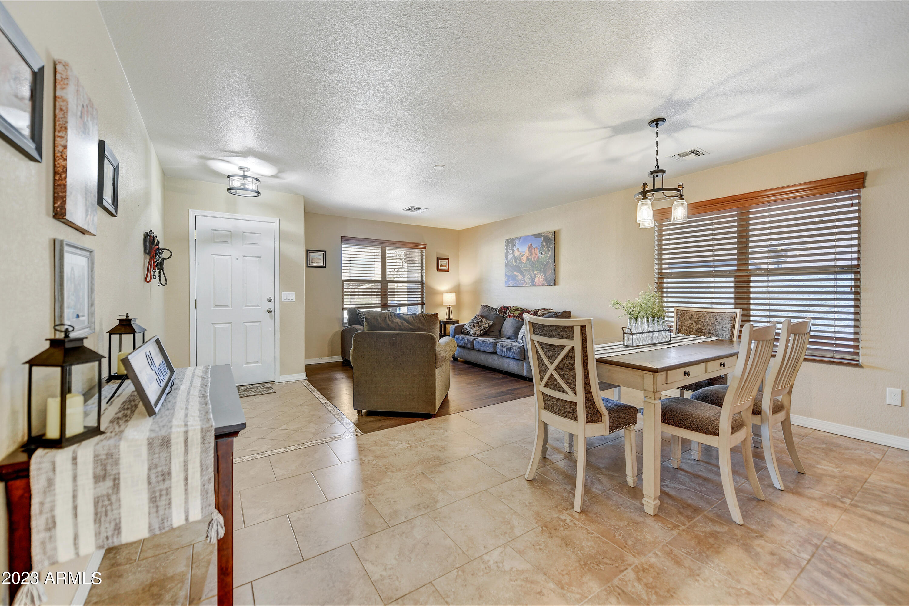 3561 E TRIGGER Way