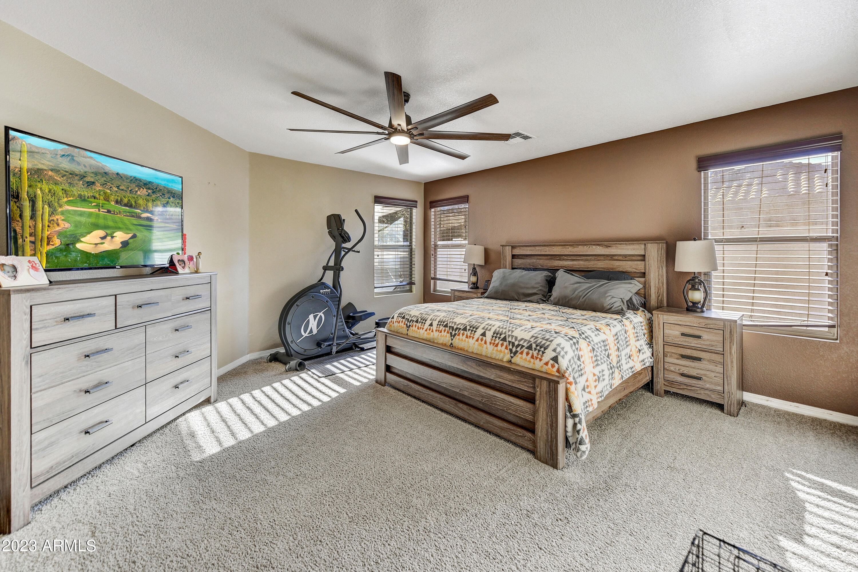 3561 E TRIGGER Way