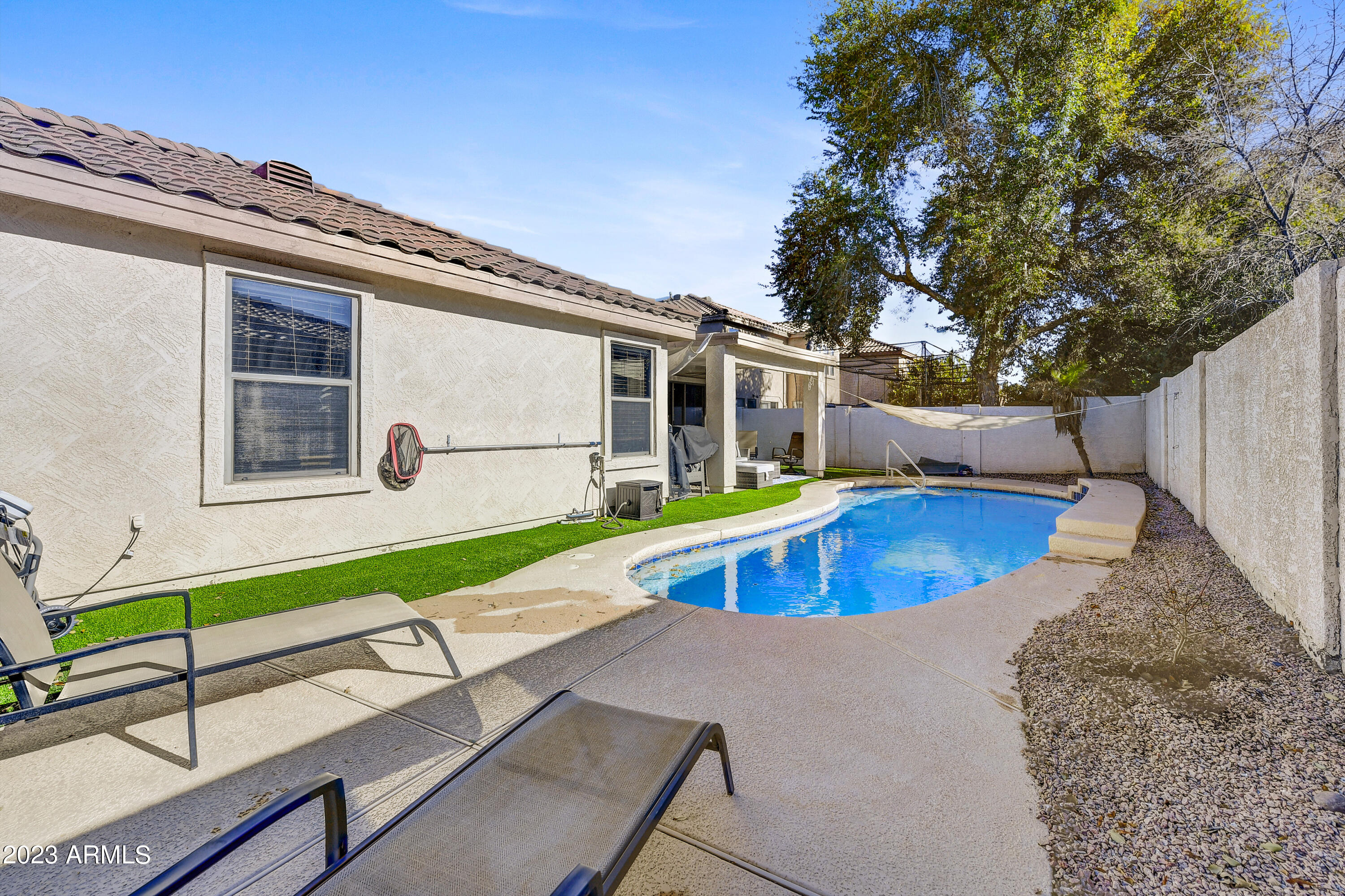 3561 E TRIGGER Way