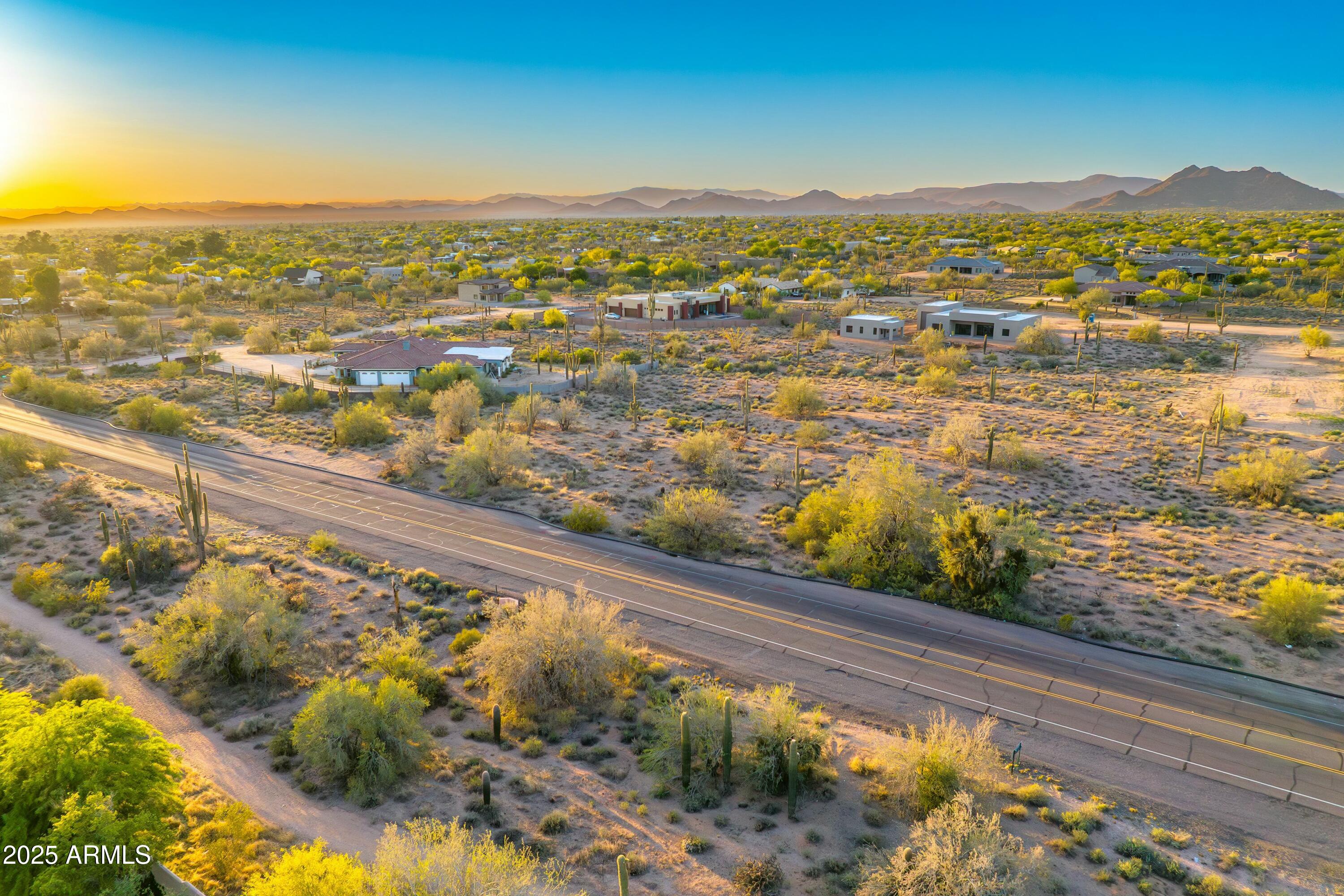 7120 E DYNAMITE Boulevard, -