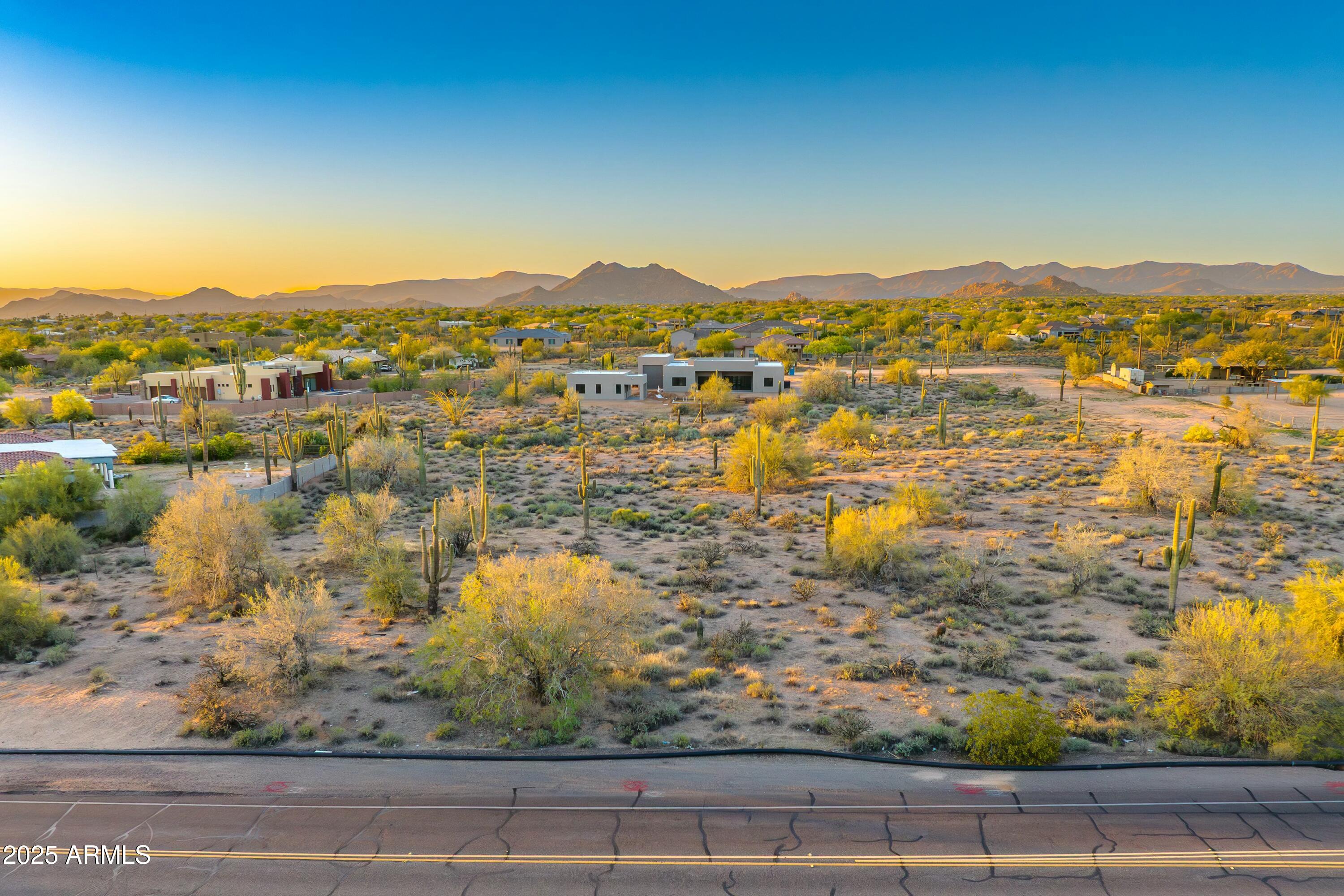 7120 E DYNAMITE Boulevard, -