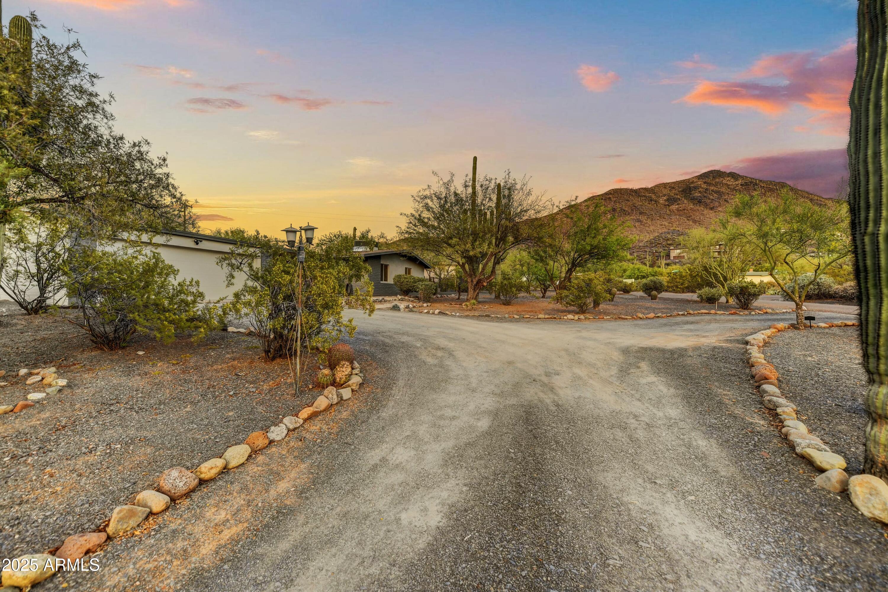 6002 E CHOLLA Road