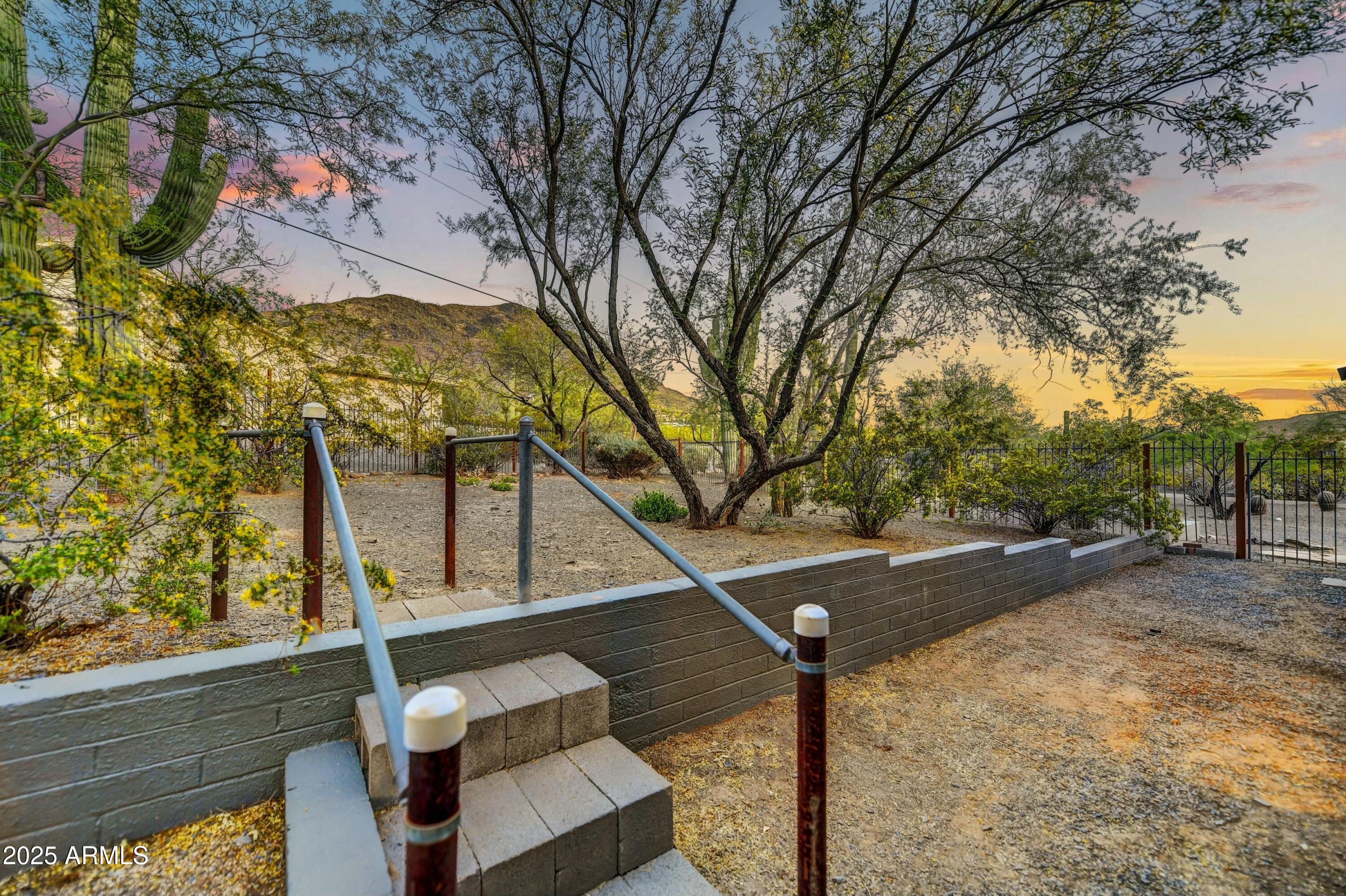 6002 E CHOLLA Road