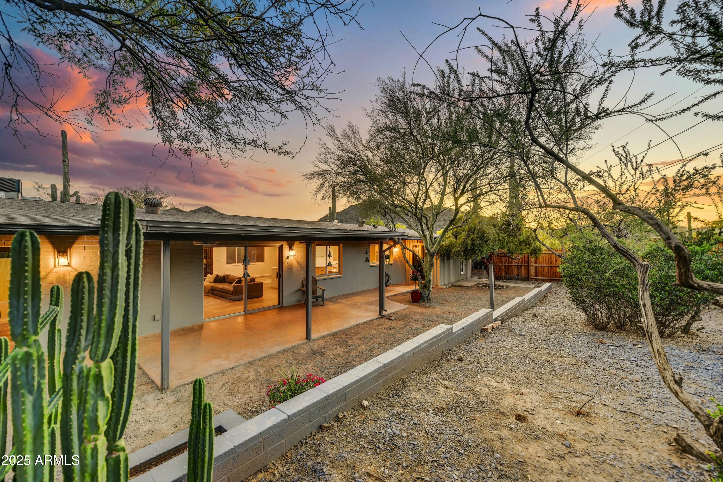 6002 E CHOLLA Road