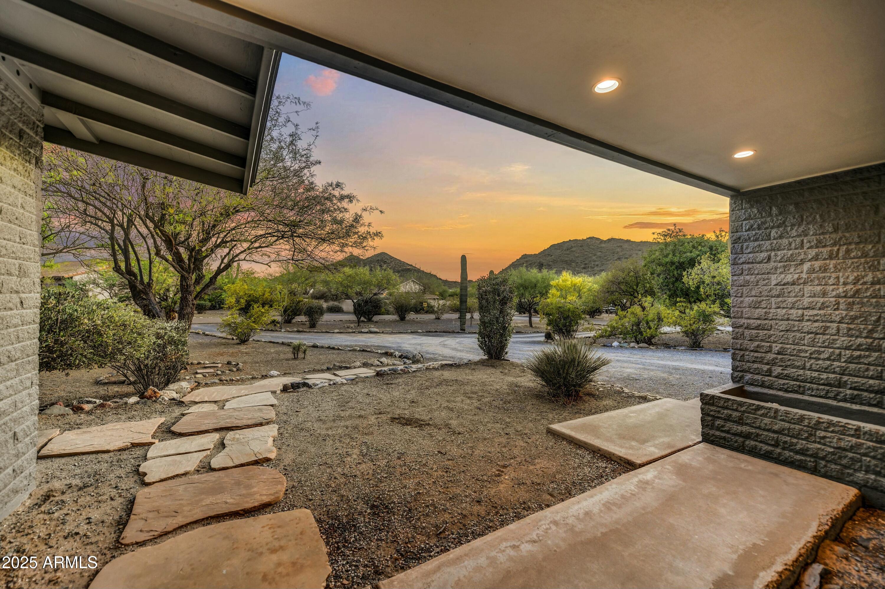 6002 E CHOLLA Road