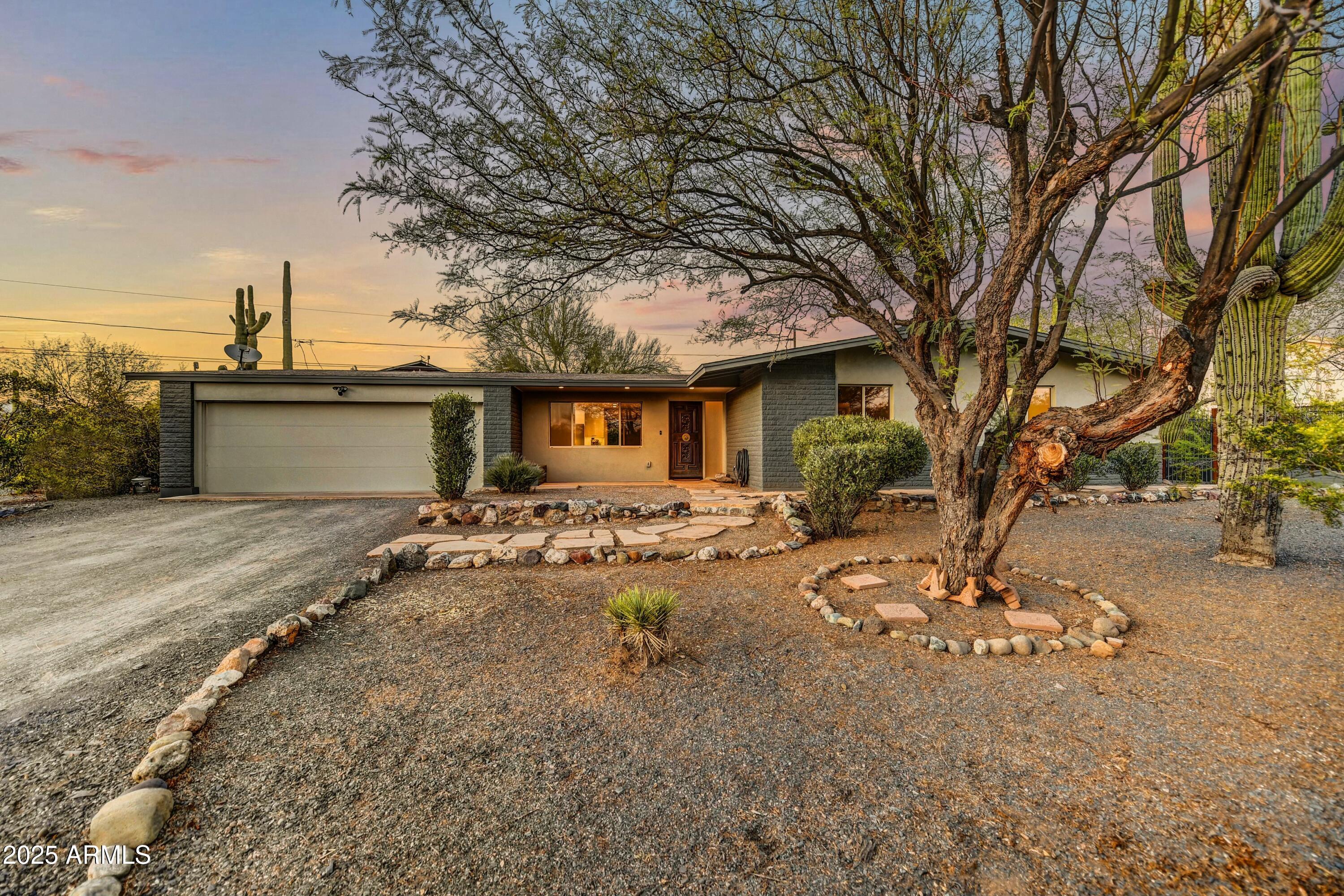 6002 E CHOLLA Road