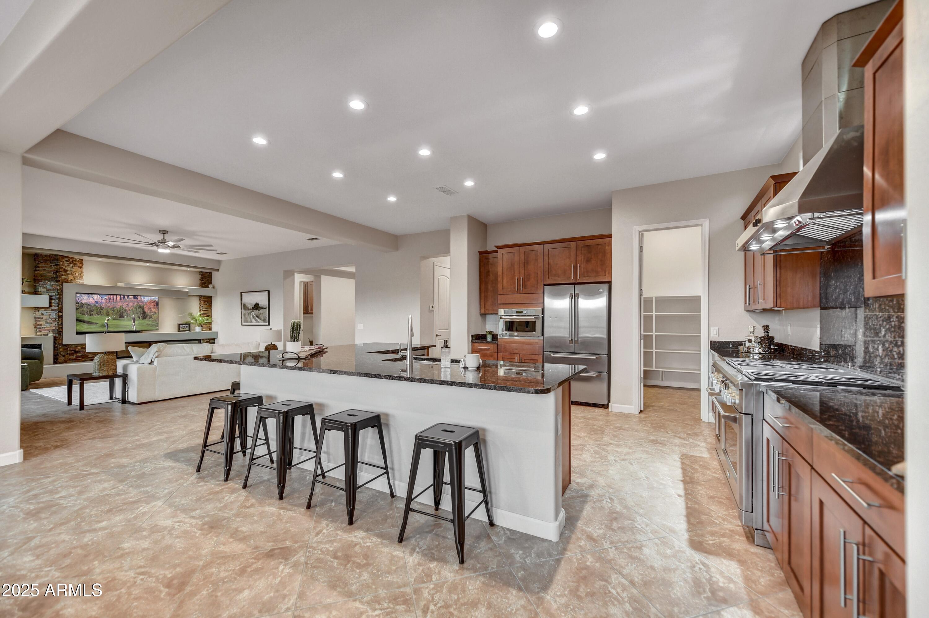 5626 E SLEEPY RANCH Road