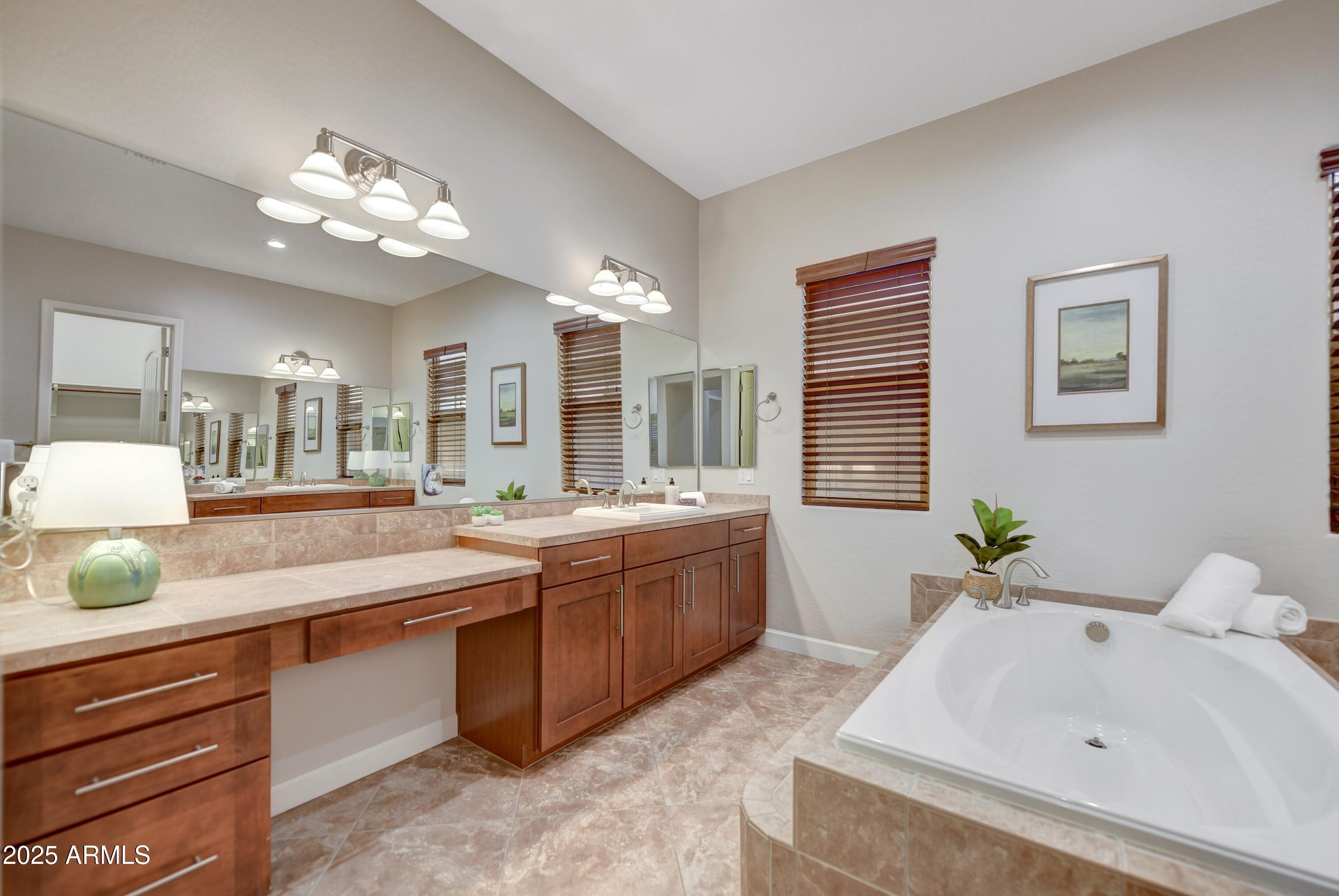 5626 E SLEEPY RANCH Road