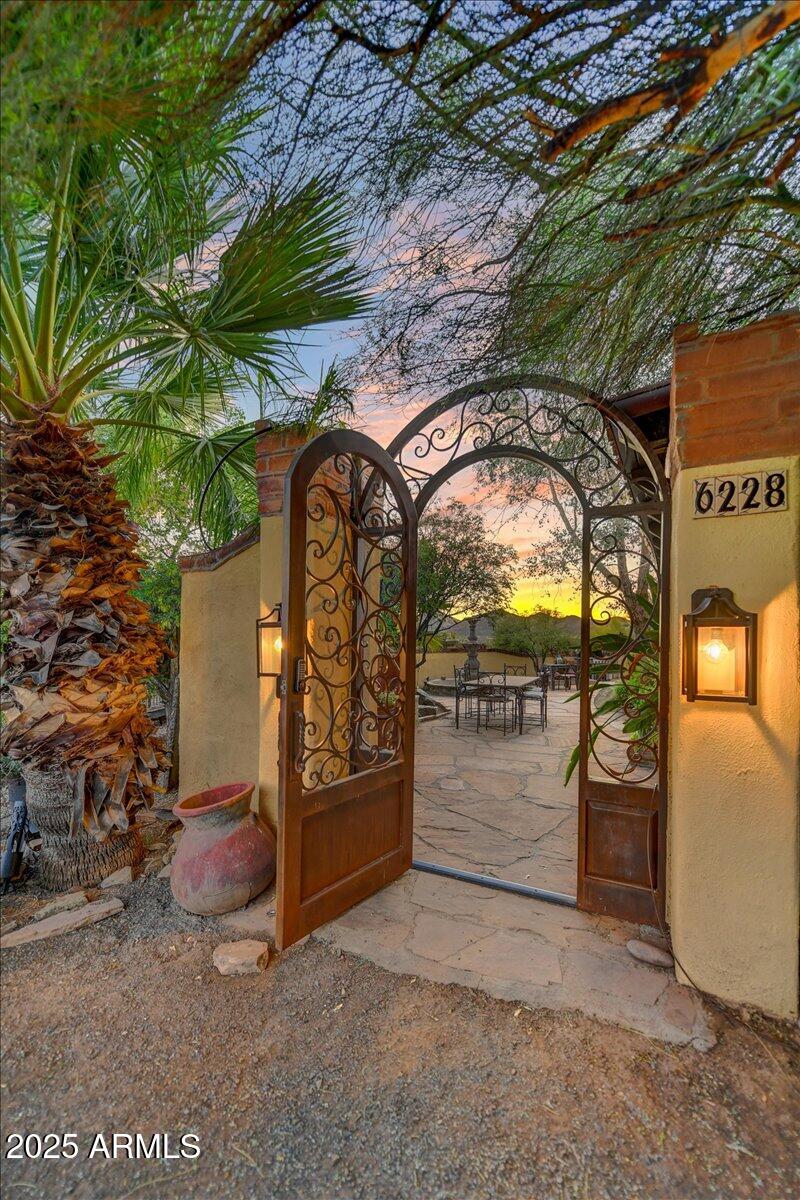 6228 E AZURA Place
