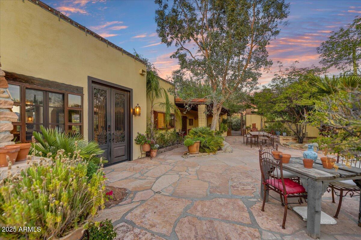 6228 E AZURA Place