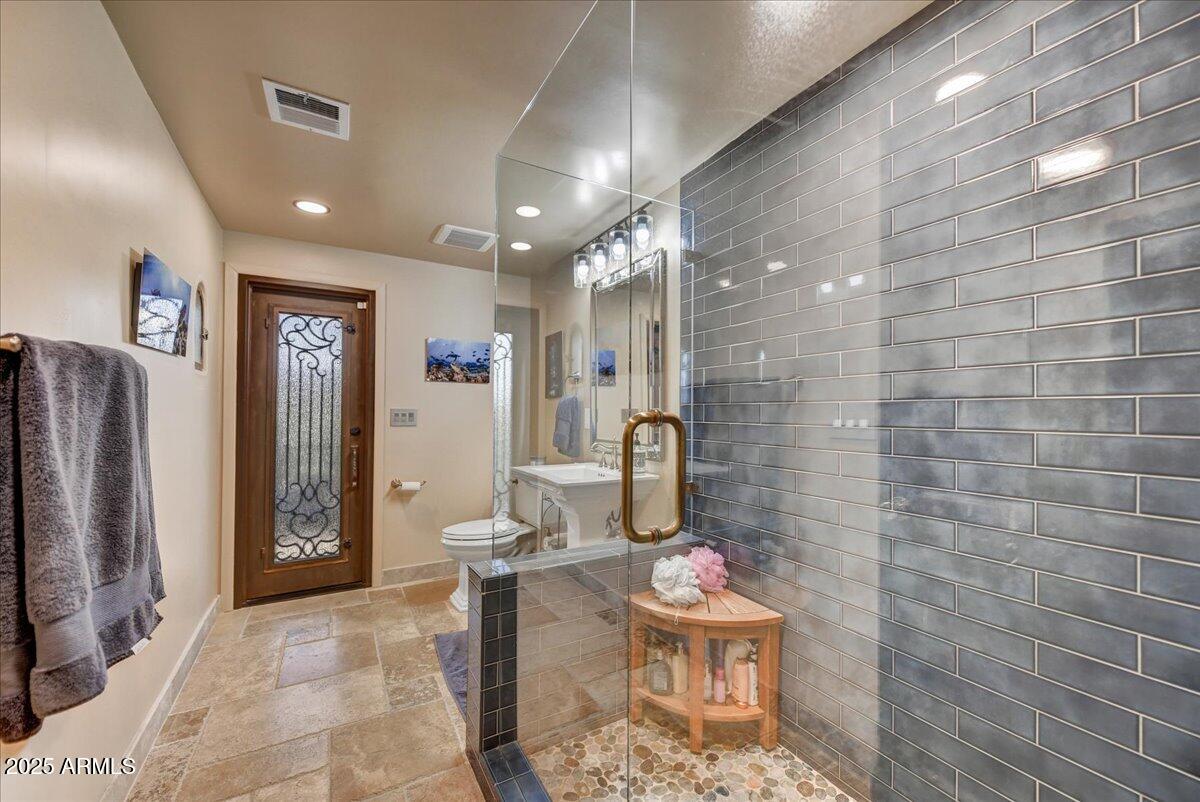 6228 E AZURA Place