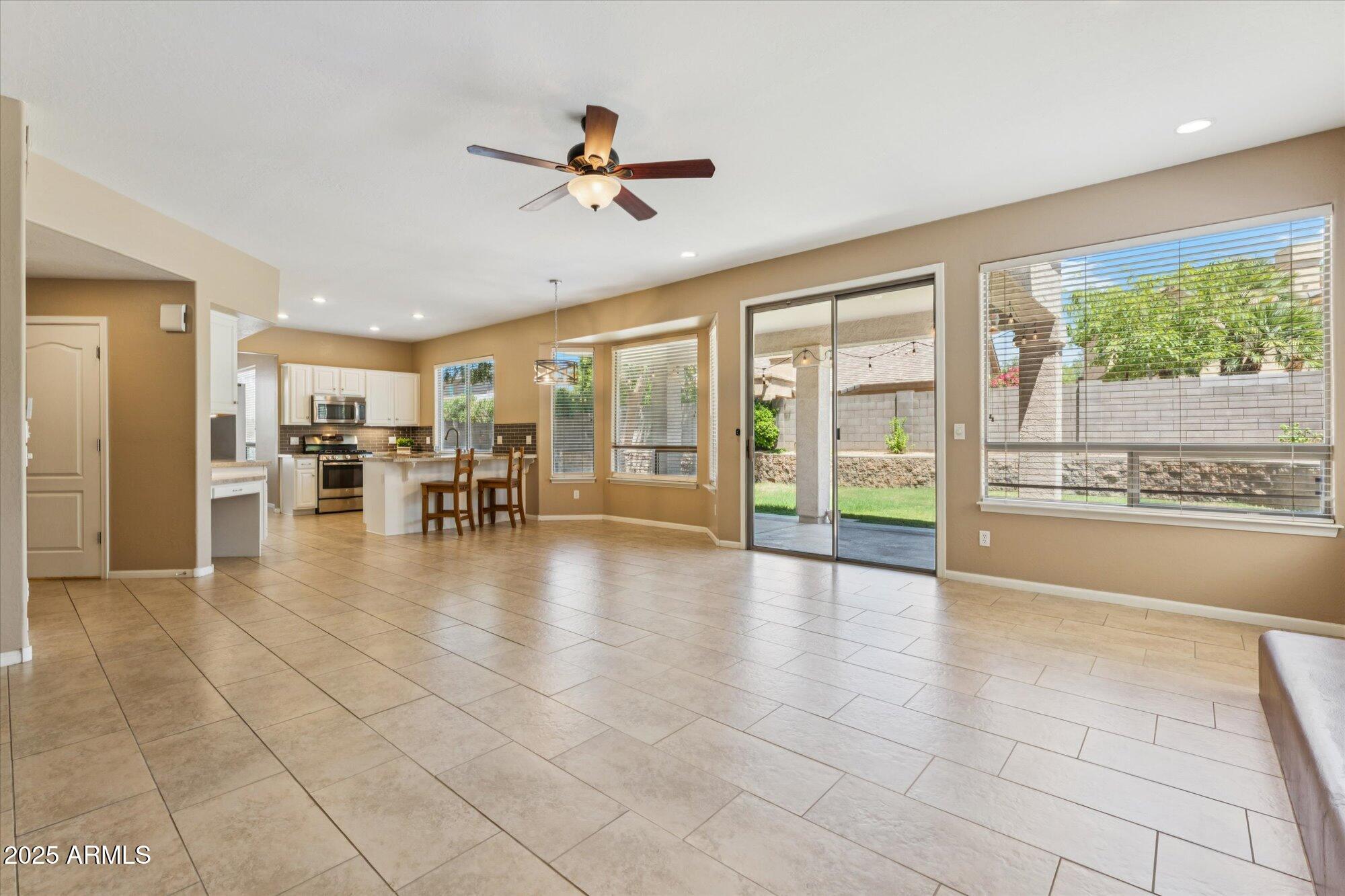 6768 E GELDING Drive