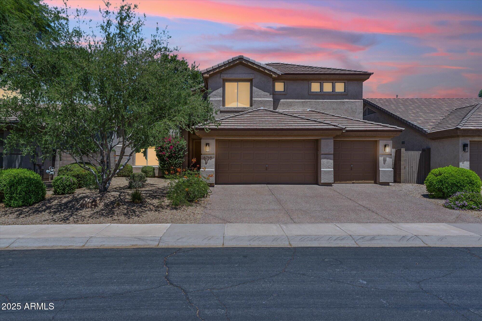 6768 E GELDING Drive