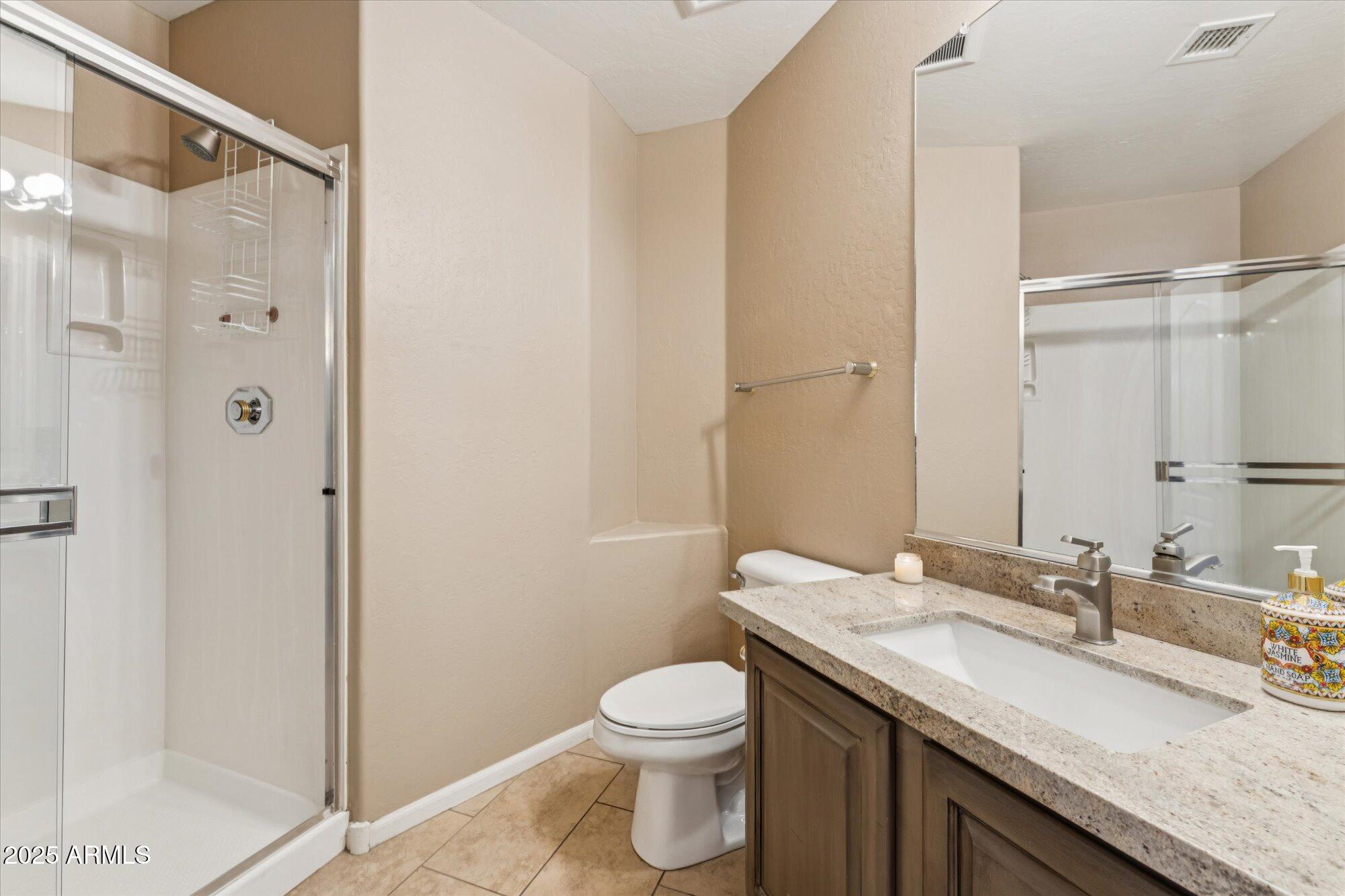 6768 E GELDING Drive