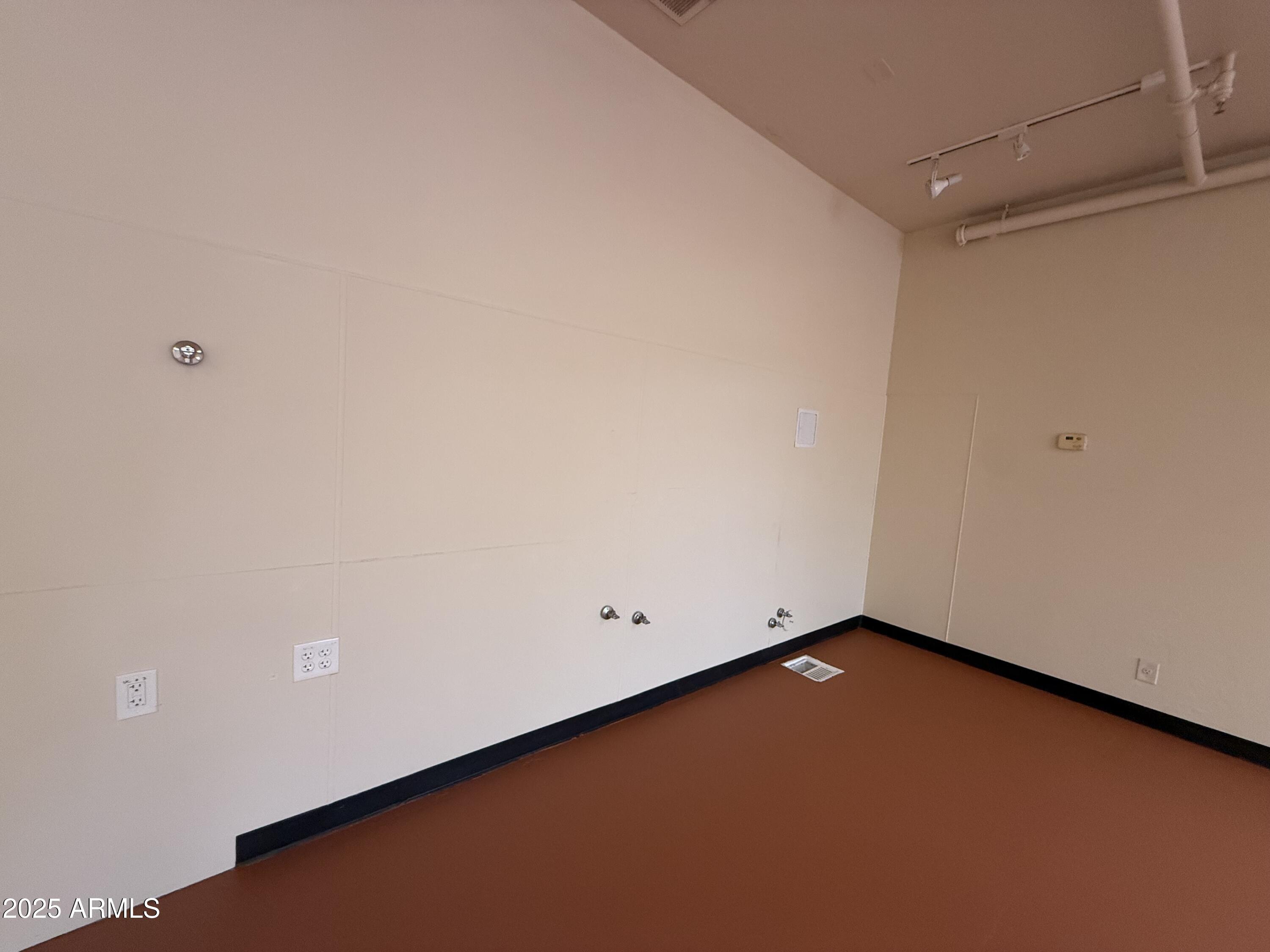 6130 E CAVE CREEK Road Unit: 3A&B