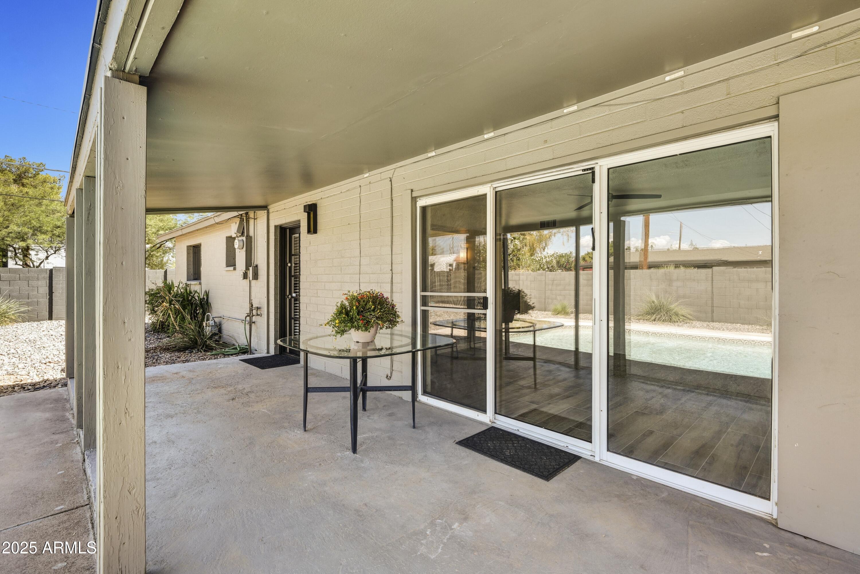 1986 E PALMCROFT Drive