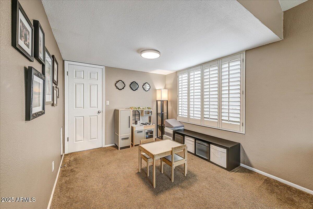 1542 W IMPALA Avenue