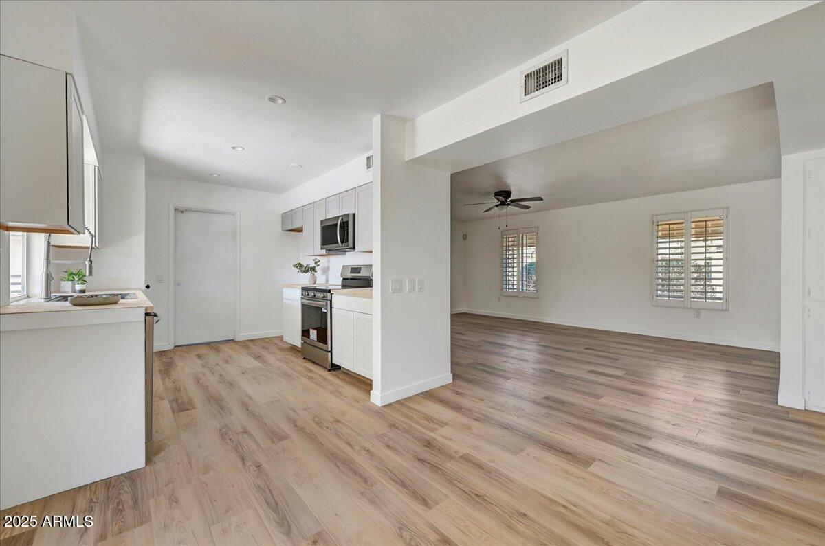 9711 W INDIAN HILLS Drive