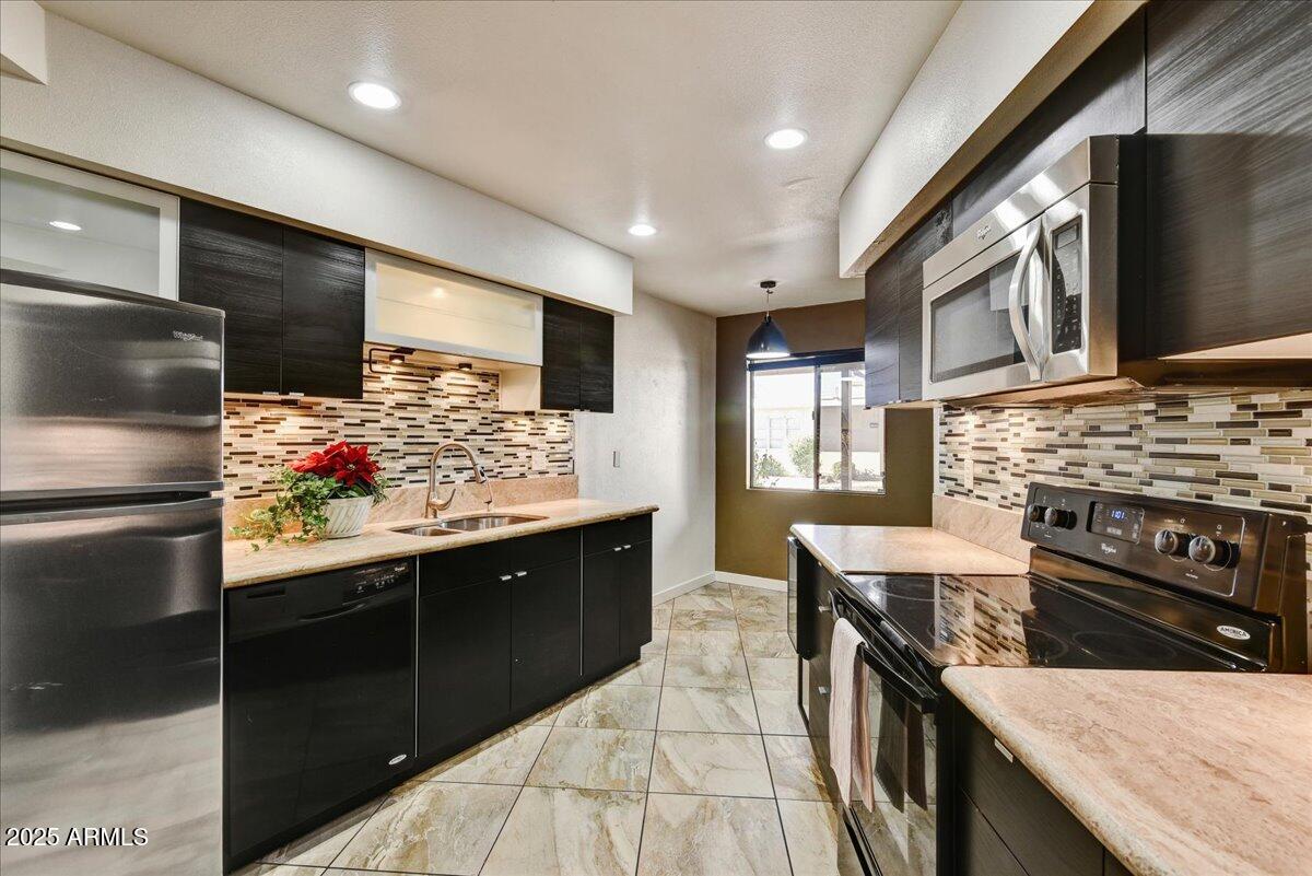 11061 W Coggins Drive
