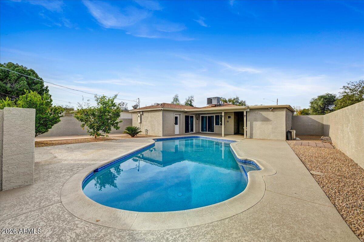 4325 N 19TH Place