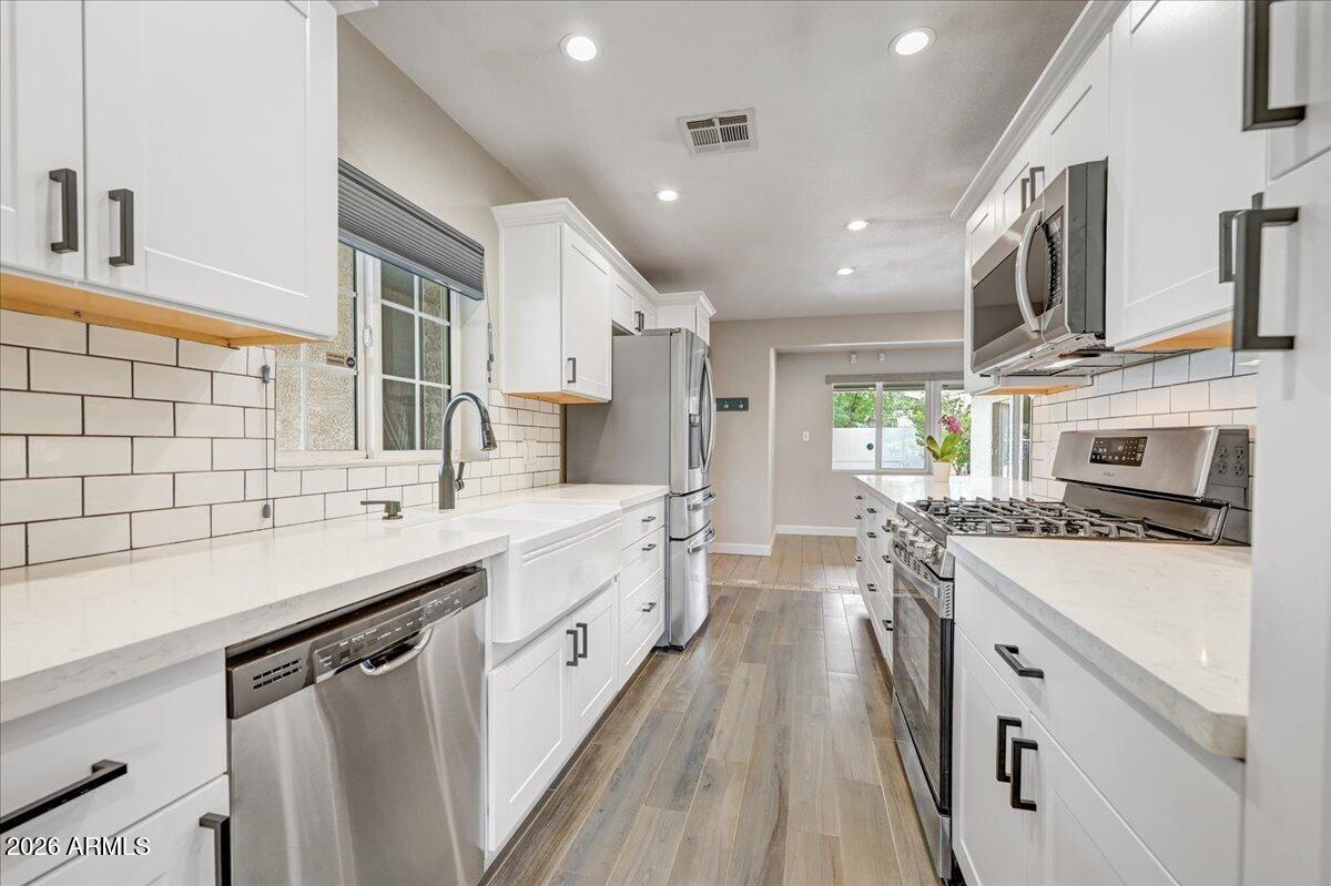 4325 N 19TH Place