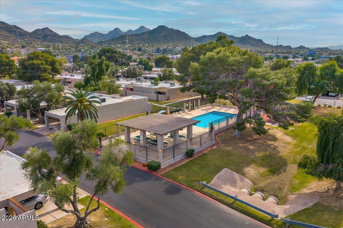 925 E COCHISE Drive