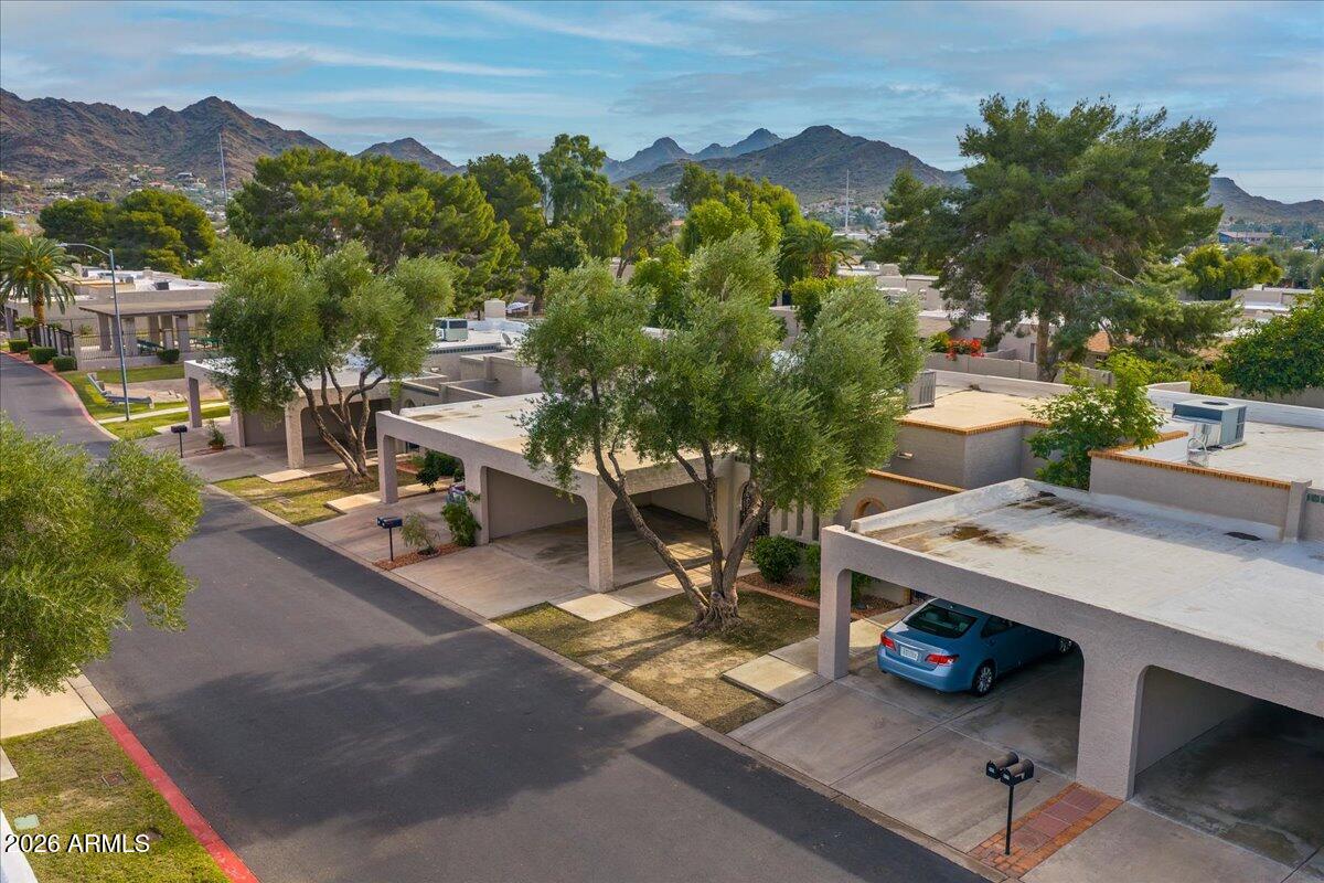 925 E COCHISE Drive