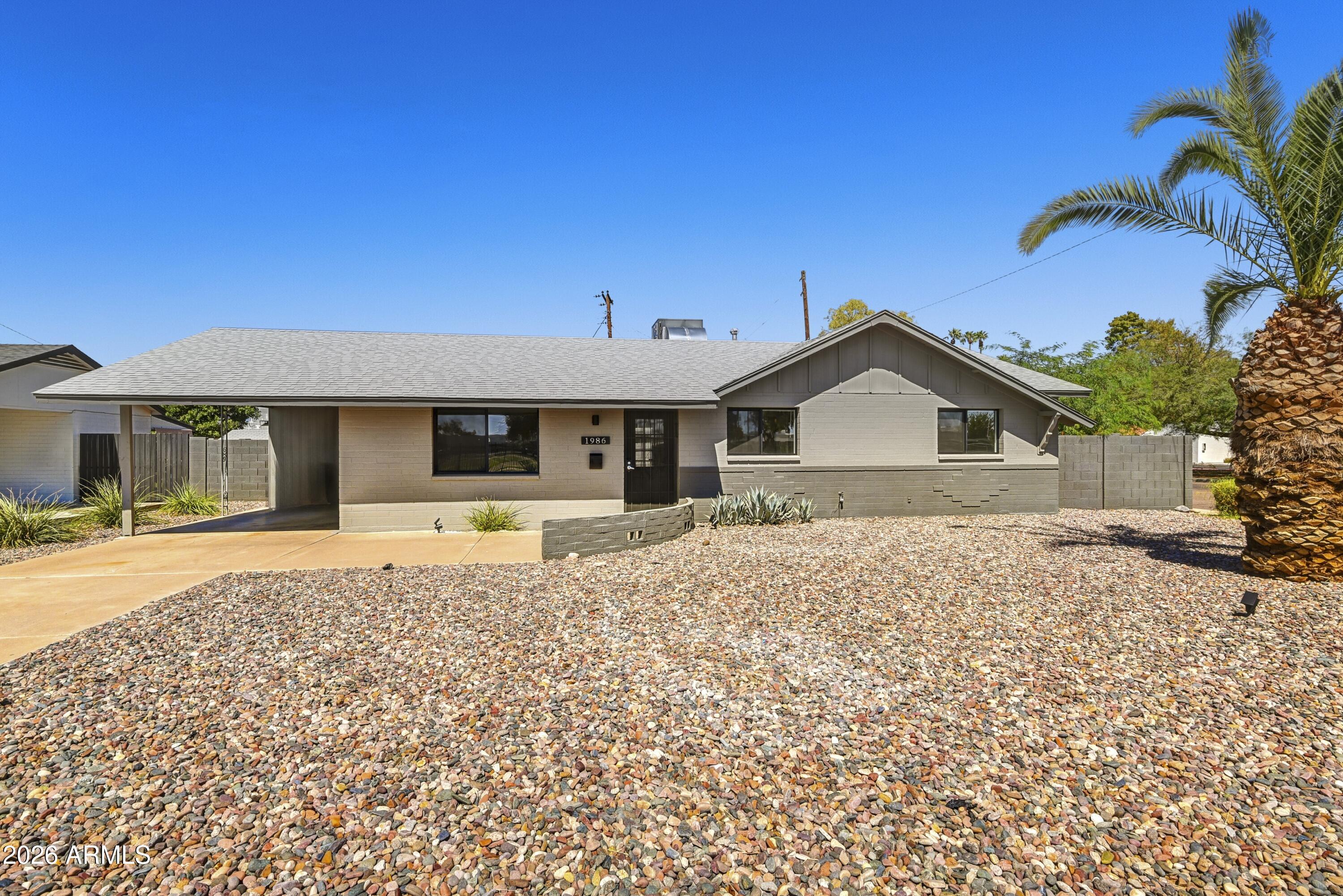 1986 E PALMCROFT Drive