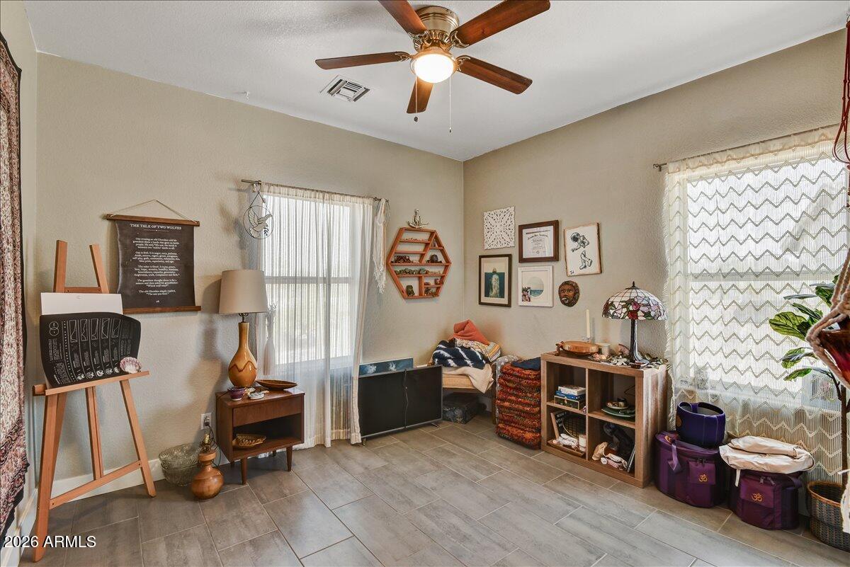 1418 E MALAPAI Drive