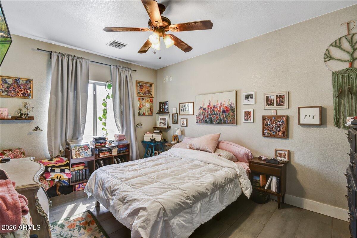 1418 E MALAPAI Drive