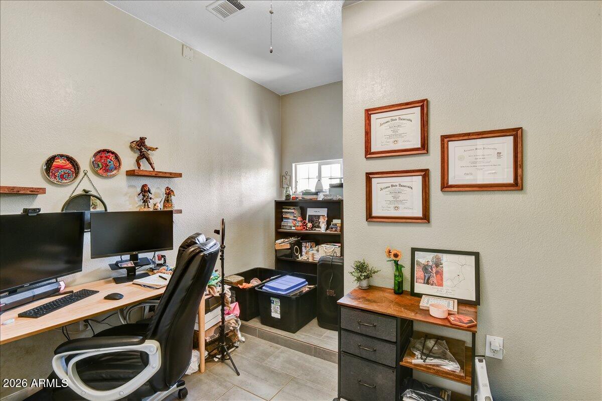1418 E MALAPAI Drive