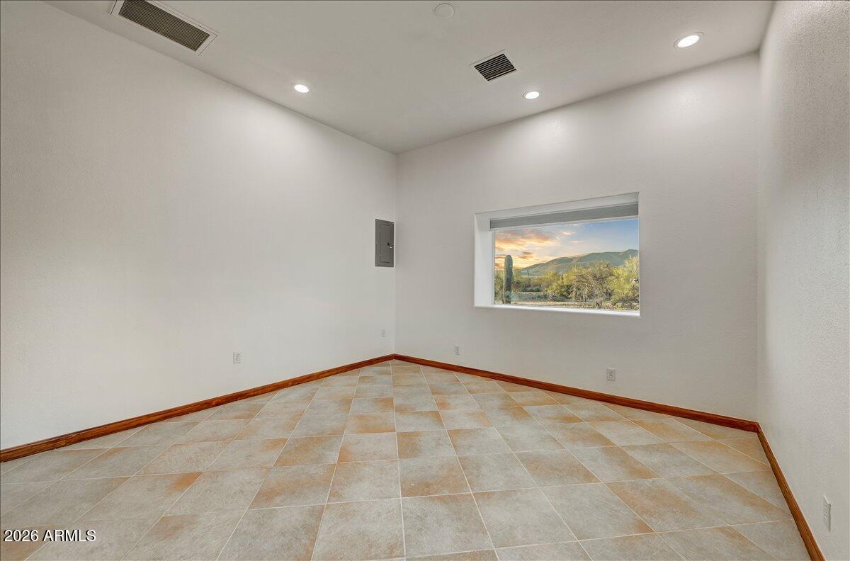39405 N SPUR CROSS Road