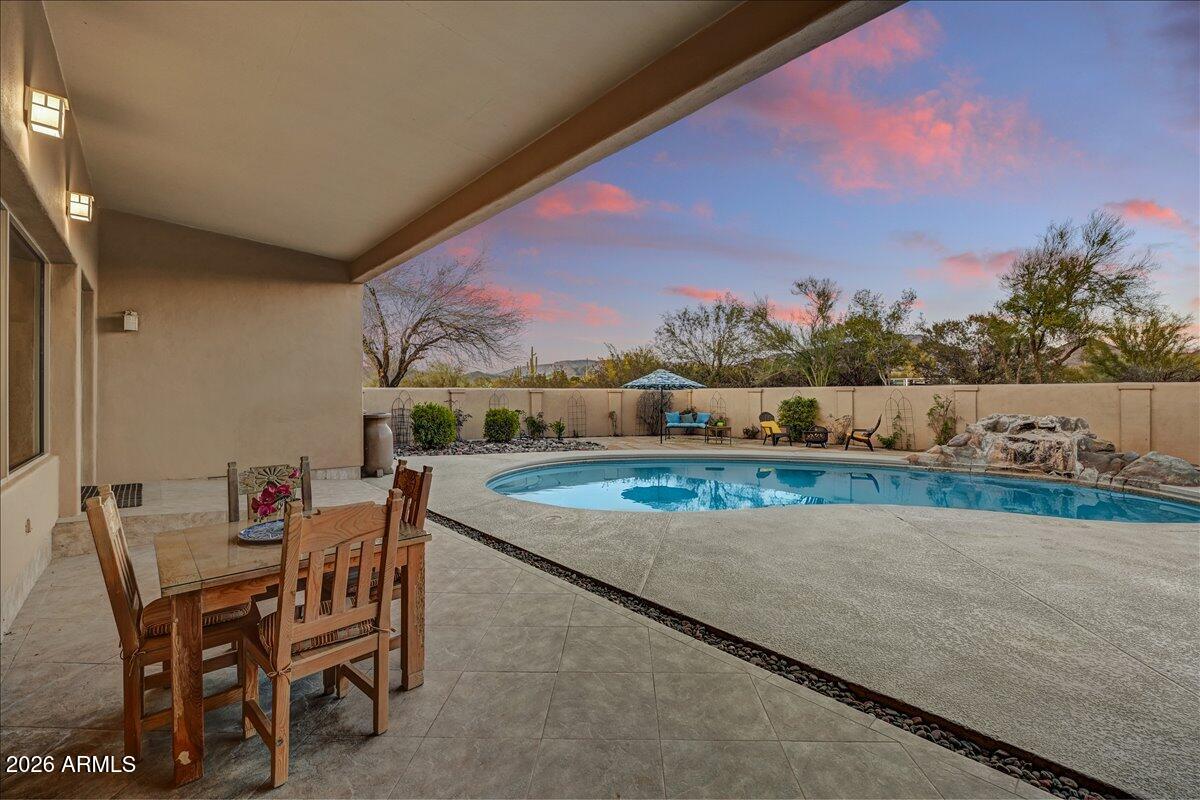 39405 N SPUR CROSS Road