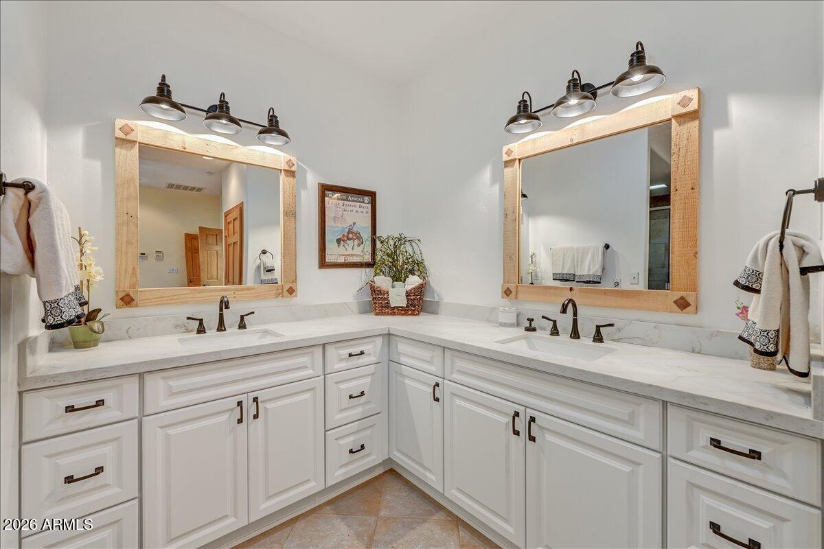 39405 N SPUR CROSS Road