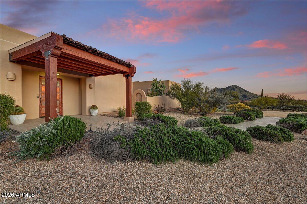 39405 N SPUR CROSS Road