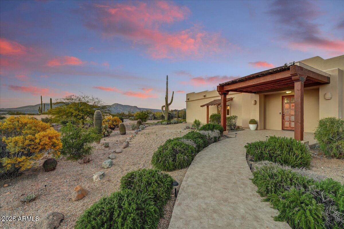 39405 N SPUR CROSS Road