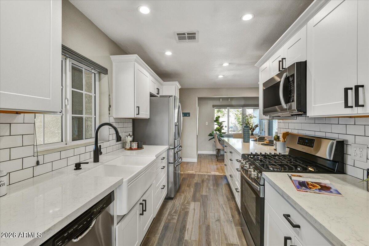 4325 N 19TH Place