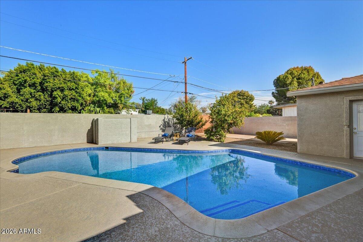 4325 N 19TH Place