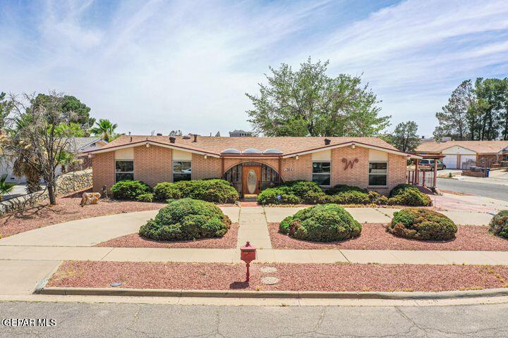 1944 RATNER Circle