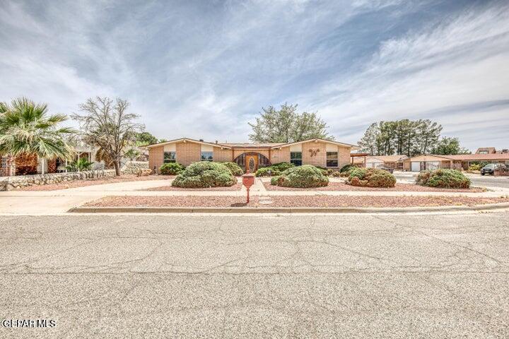 1944 RATNER Circle