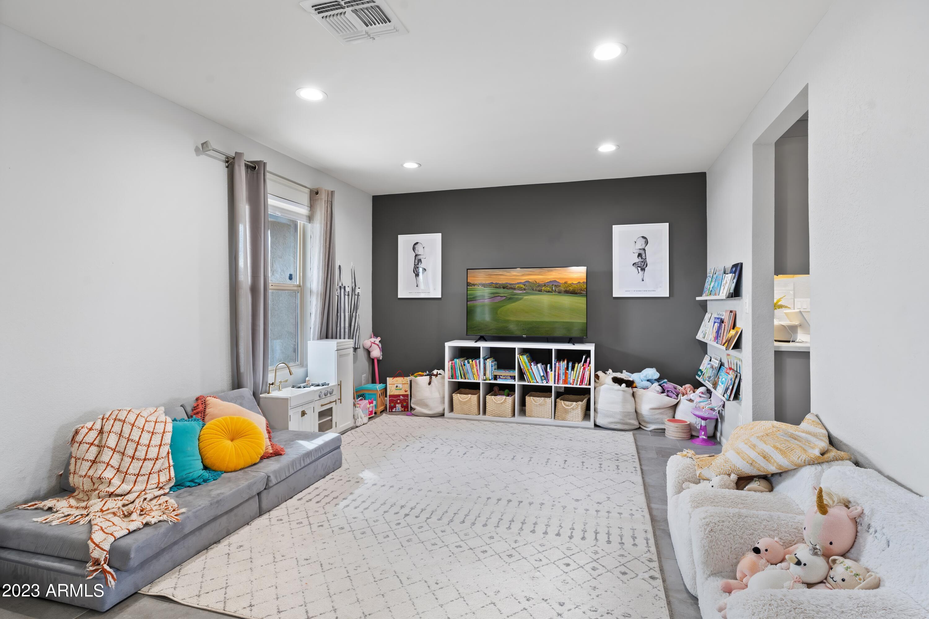 3402 E CAROL ANN Way